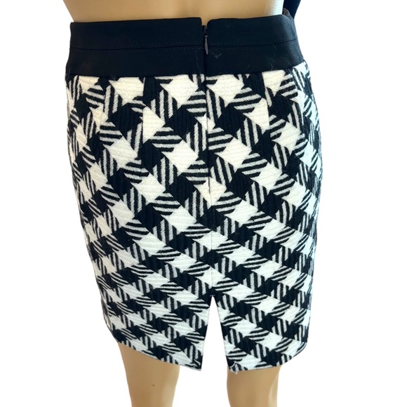 White House Black Market Check Skirt 00 - Picture 5 of 8